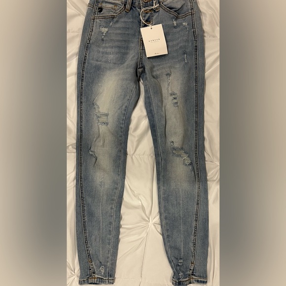 NWT. Kancan skinny jeans 1/24. Light wash. Distressed. with ankle slit - Picture 2 of 7